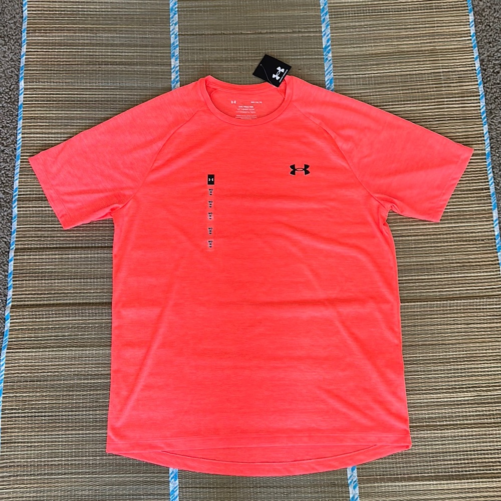 Men's UA Tech™ 2.0 Short Sleeve loose fit size medium